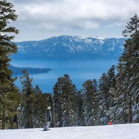 Spacious Lakeview Heavenly Mountain Escape!